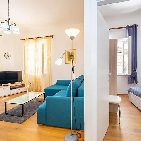 History Center Apartmán